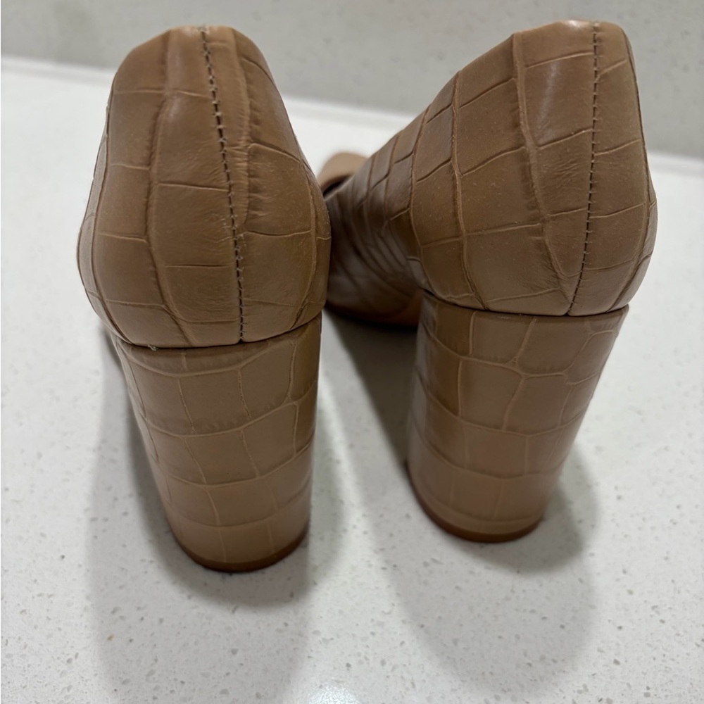 Preston & York Croc-Embossed Tan Heels - Picture 4 of 5